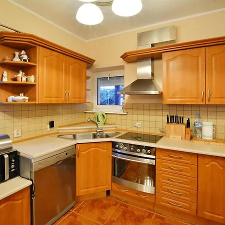 Vakantiehuis Comfortable House By The Lake, *
