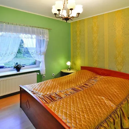 Дом отдыха Comfy Lakeside House With Private Garden