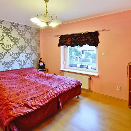 Comfortable House By The Lake, Insko