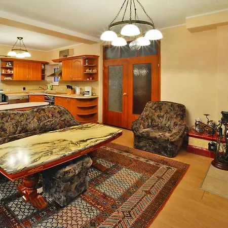 Vakantiehuis Comfortable House By The Lake, Ińsko