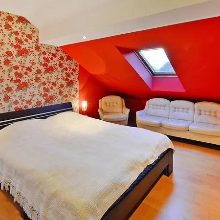 Σπίτι διακοπών Comfortable Lakeside House, Private Garden Ińsko