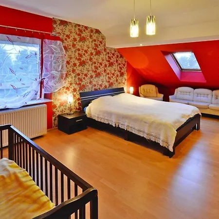 Сasa de vacaciones Comfortable Lakeside House, Private Garden Ińsko