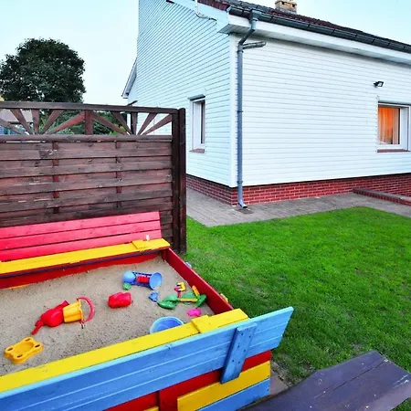 Comfortable Lakeside House, Private Garden