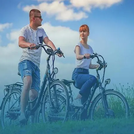 Comfortable Lakeside House, Private Garden