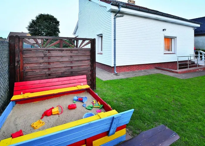 Comfortable Lakeside House, Private Garden