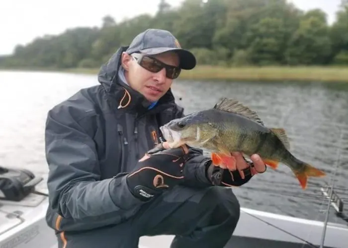 Comfortable Lakeside House, Private Garden *